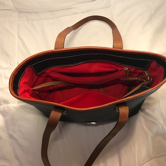 Beautiful classic Dooney and Bourke - Picture 6 of 10